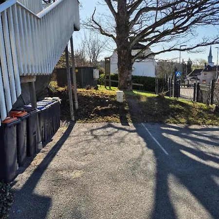 Solrikt Med Kort Avstand Til Byen アパート