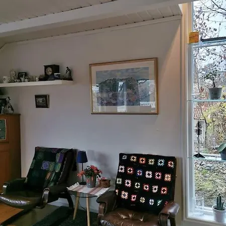 Solrikt Med Kort Avstand Til Byen Apartment