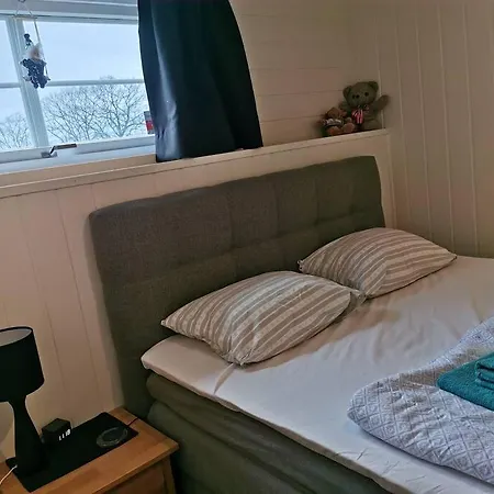 Solrikt Med Kort Avstand Til Byen Lejlighed *