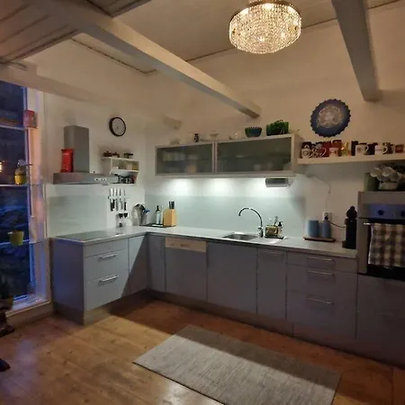 Solrikt Med Kort Avstand Til Byen アパート *