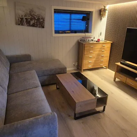 Solrikt Med Kort Avstand Til Byen *