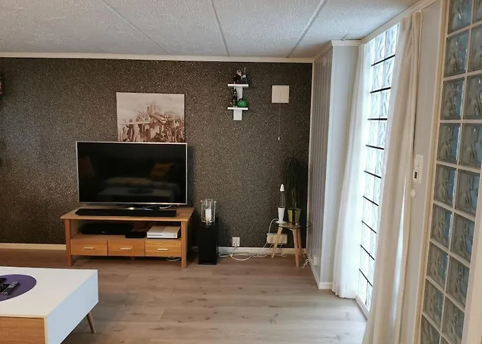 Solrikt Med Kort Avstand Til Byen *