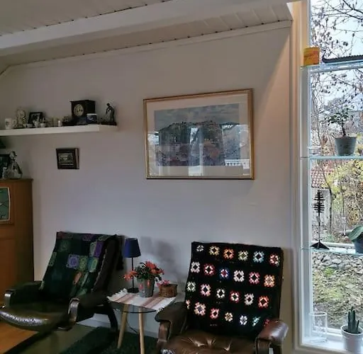 Solrikt Med Kort Avstand Til Byen Apartment