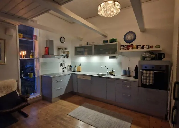 Solrikt Med Kort Avstand Til Byen Apartment *